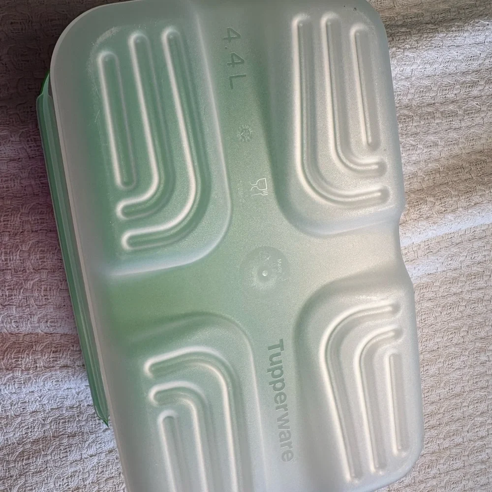 Tupperware Fridge-mate Vegetable and fruit‎ storage